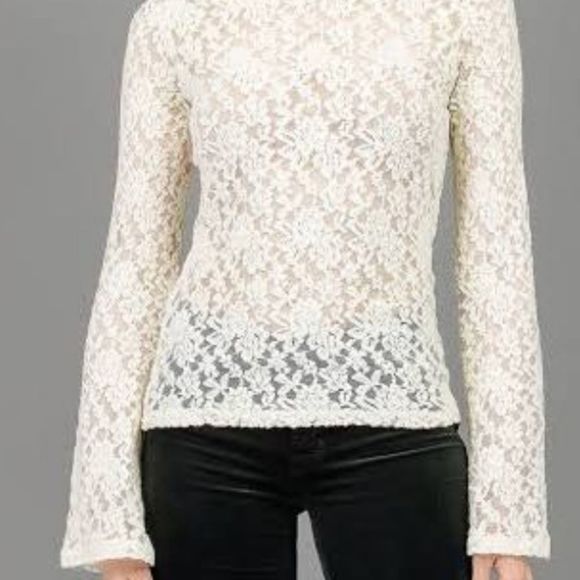 💰3/$30 Lace long sleeve - Picture 2 of 7